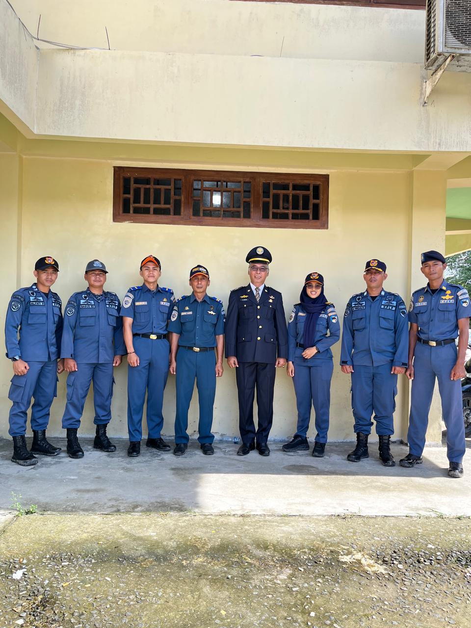 PEGAWAI KANTOR UNIT PENYELENGGARA PELABUHAN KELAS III MUARA SIBERUT